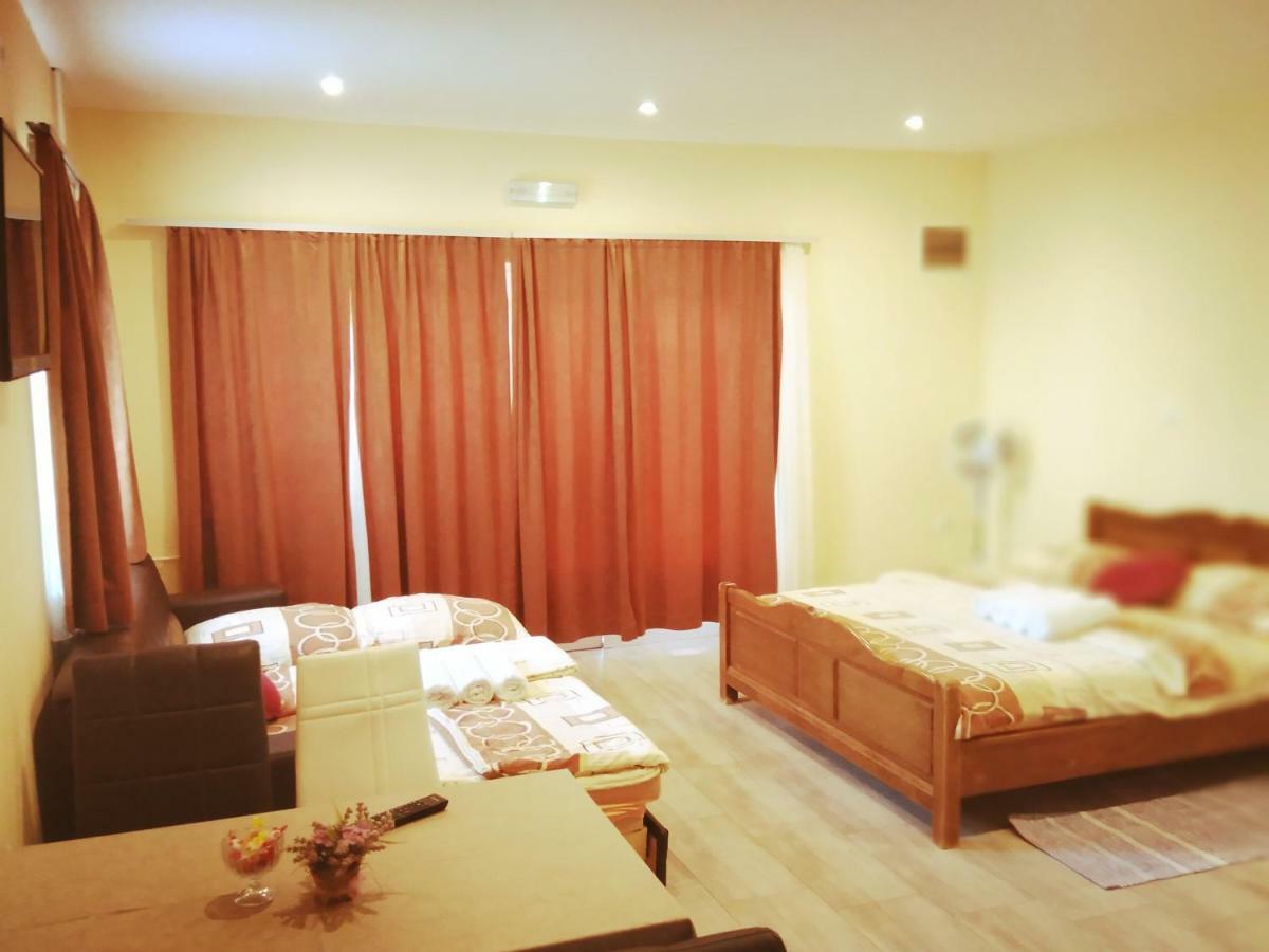 Guest House First Stop Rakovica Exterior foto